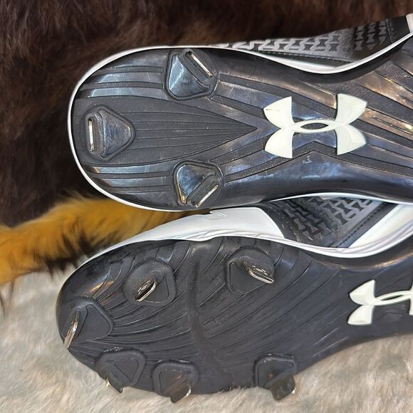 Under Armour shoes with cleats 10.5 (6024) - Picture 8 of 9